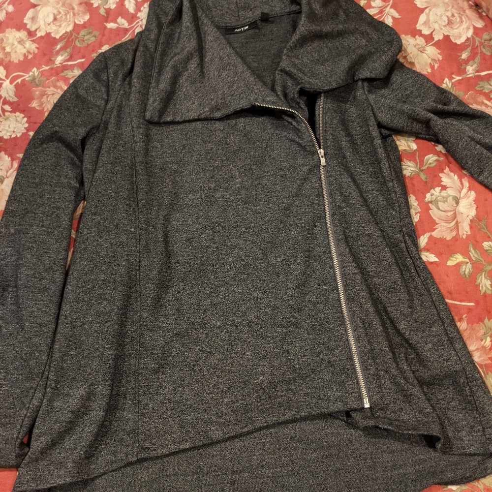Zip-up shirt